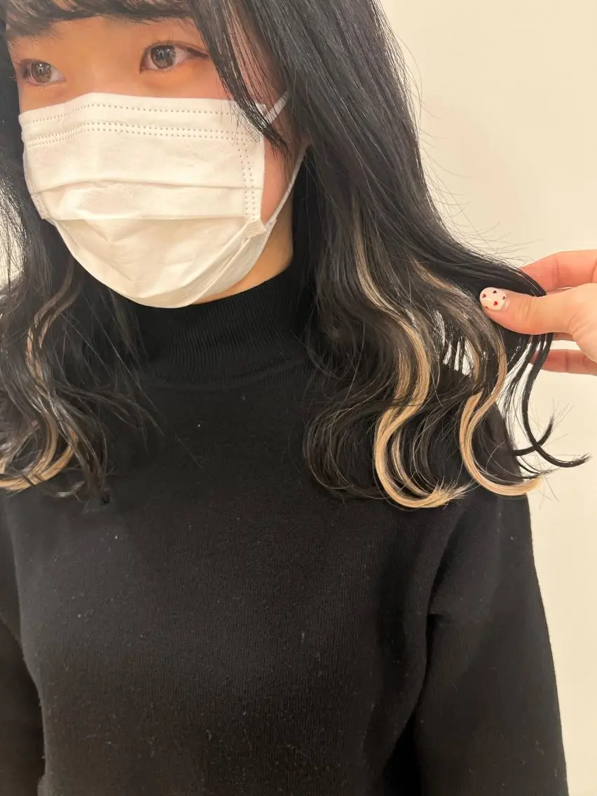 セミロング カラー 暖色/ブリーチカラー 🎀 M i k uのヘアスタイル