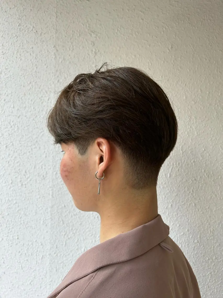 ショート カラー ベージュカラー ミルクティーベージュ 佐藤 良祐のヘアスタイル