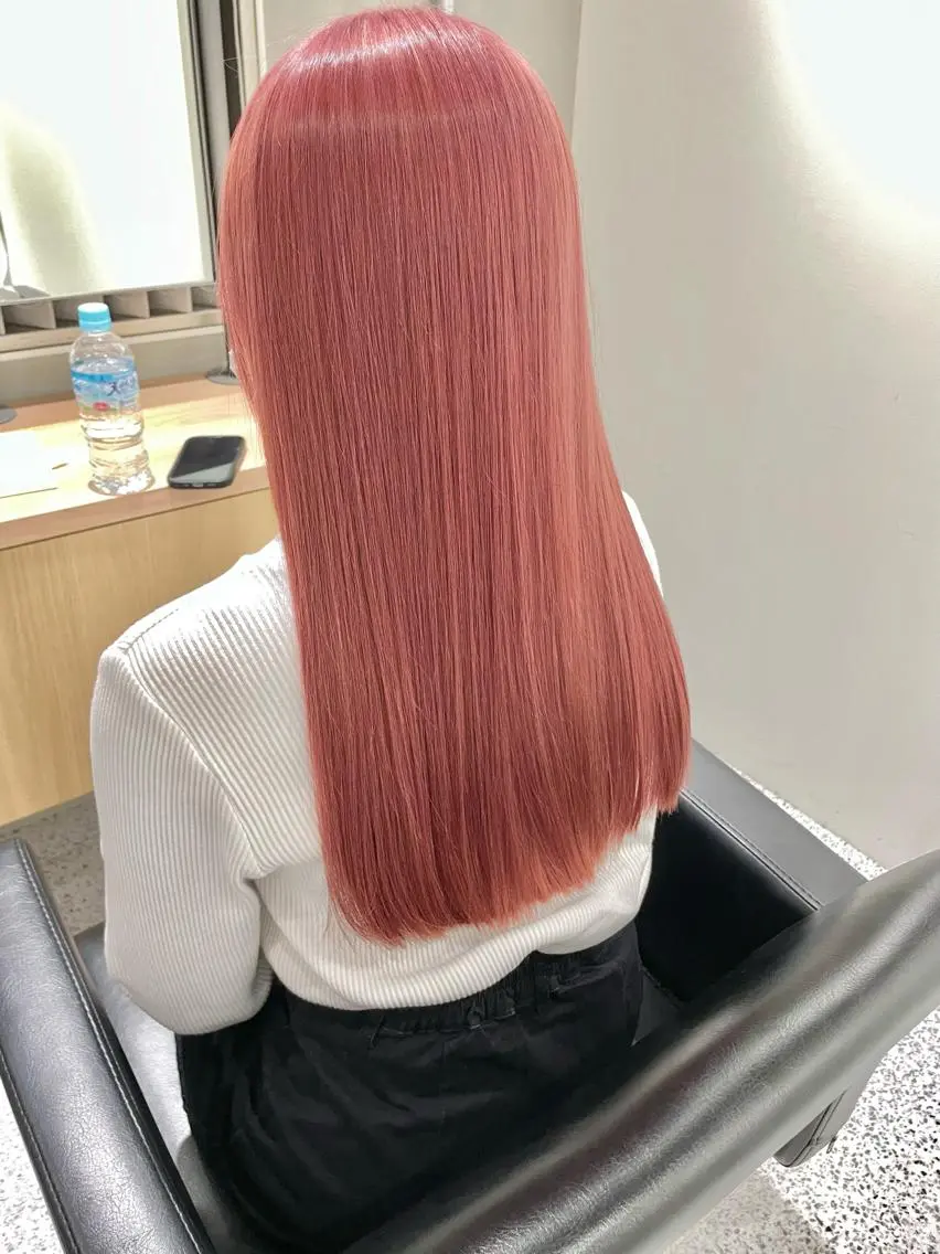 ロング カラー ブリーチ ケアブリーチ ハイトーンカラー ピンクカラー ブリーチ/ハイトーン 艶カラー/ユリナのヘアスタイル