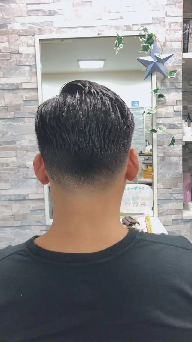 ショート メンズ フェードカット 中司 優樹のヘアスタイル