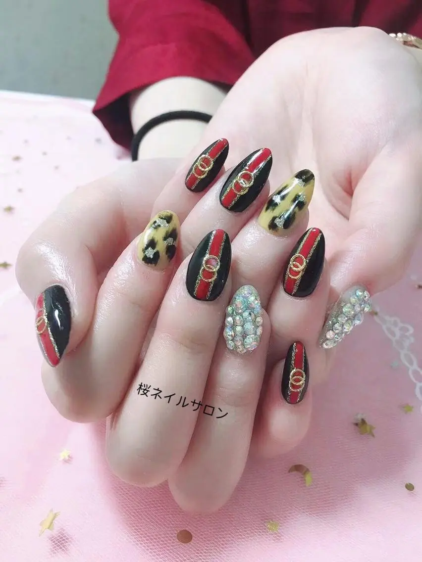 ネイル ハンドネイル MoonNail ユリ🌸のネイルデザイン