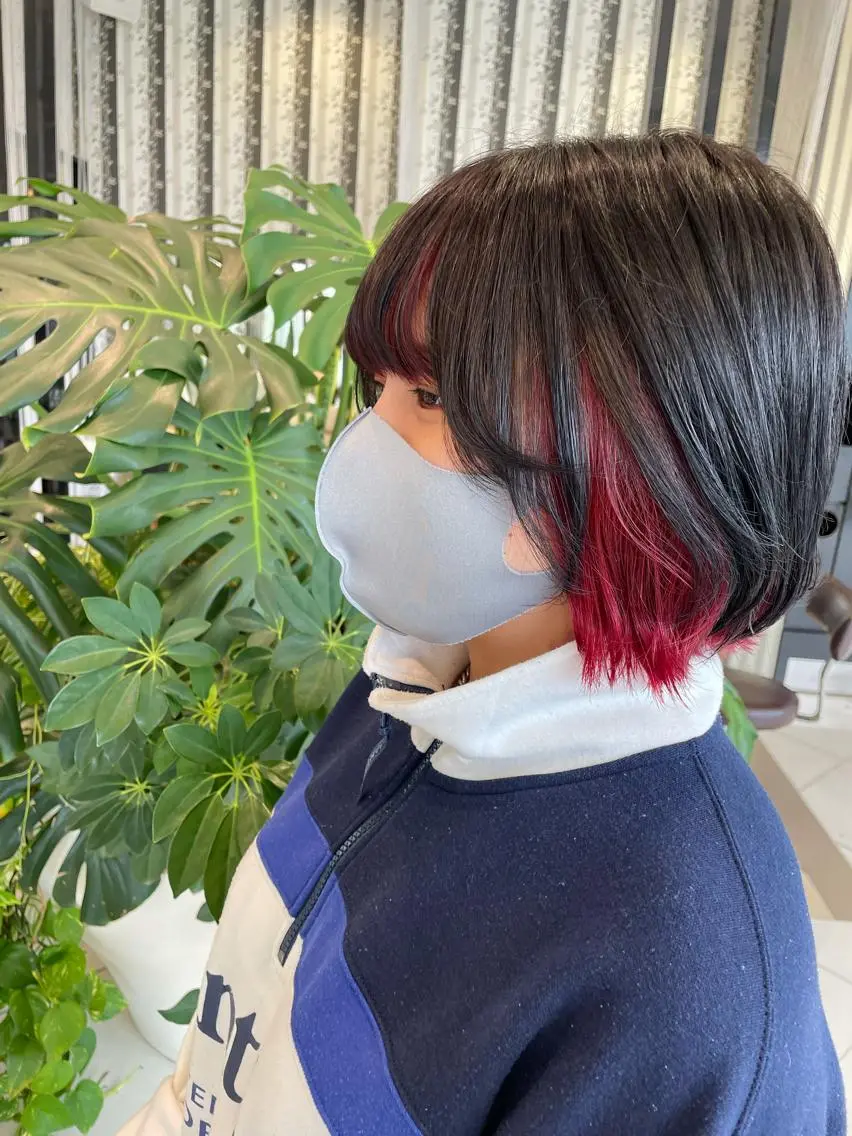 ショート カラー インナーカラー 石坂 瀬音のヘアスタイル
