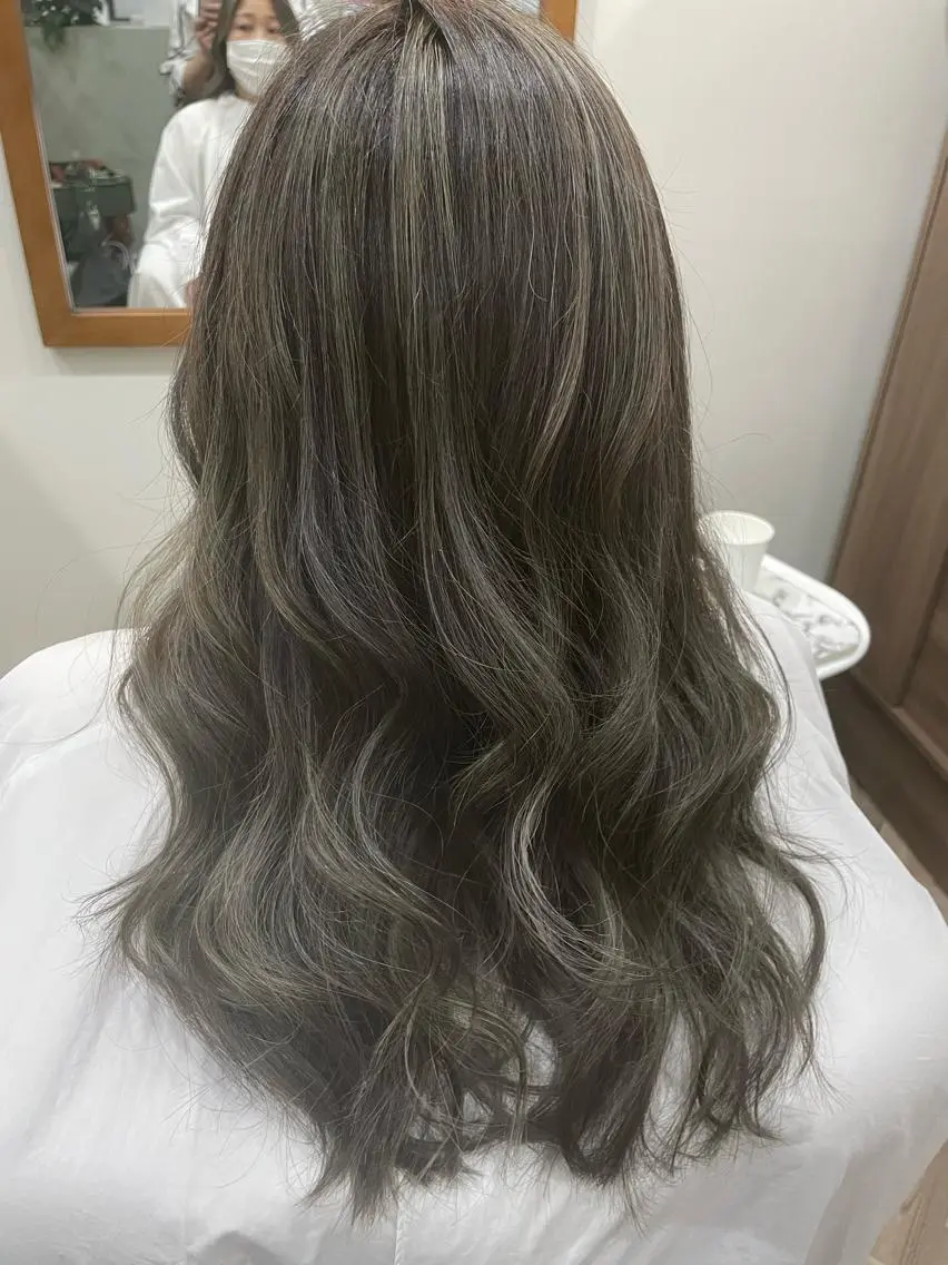 ロング 寺本 早希のヘアスタイル