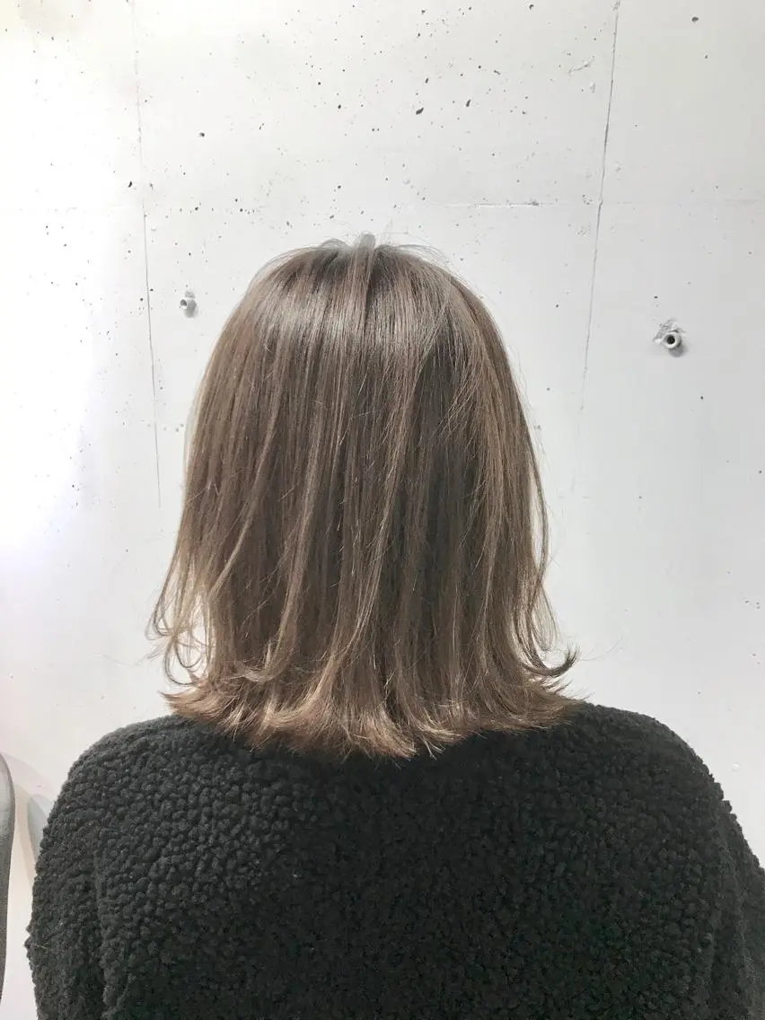 ショート レイヤーカット 外ハネヘア カット トリートメント 新井 広樹のヘアスタイル
