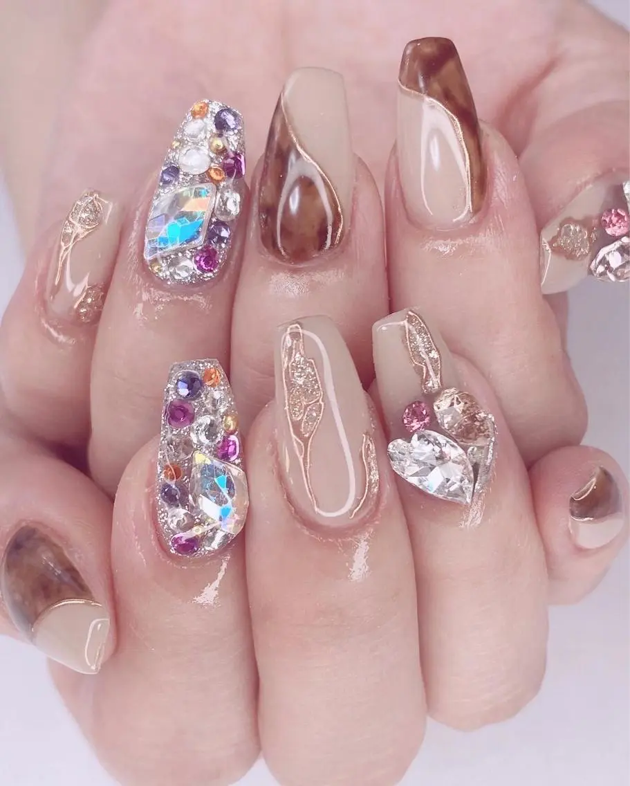 ネイル アートネイル フレンチネイル ハート キラキラネイル ラメ(グリッター) Ｎail Ｓalon ertiのネイルデザイン