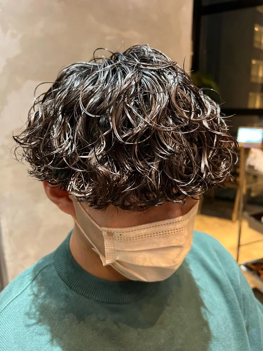 ショート パーマ メンズ カット パーマ トリートメント 波巻きスパイラルパー マ/シャドウパーマ駿のヘアスタイル
