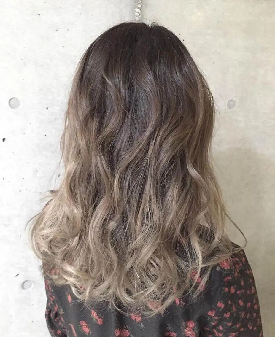 ロング カラー パーマ ヘアアレンジ 大阪レミーエクステ チビ編み込みのヘアスタイル