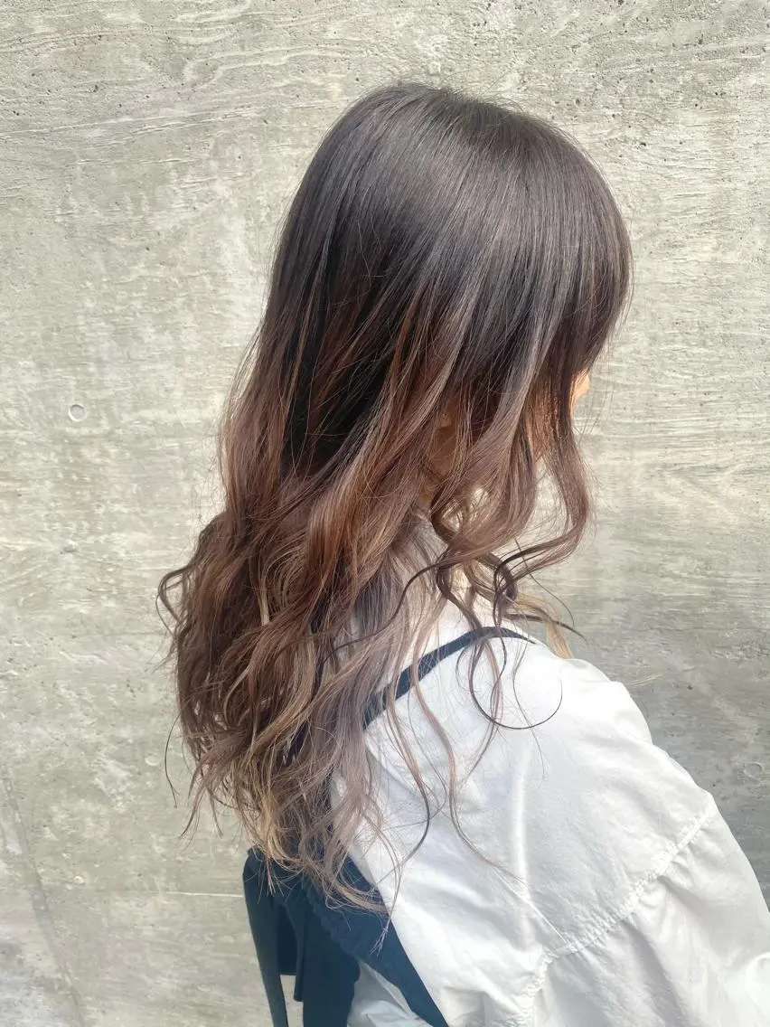 ロング カラー アッシュ ベージュカラー インナーカラー カット パーマ RAIA💎ケア ブリーチ&パーマ💎のヘアスタイル