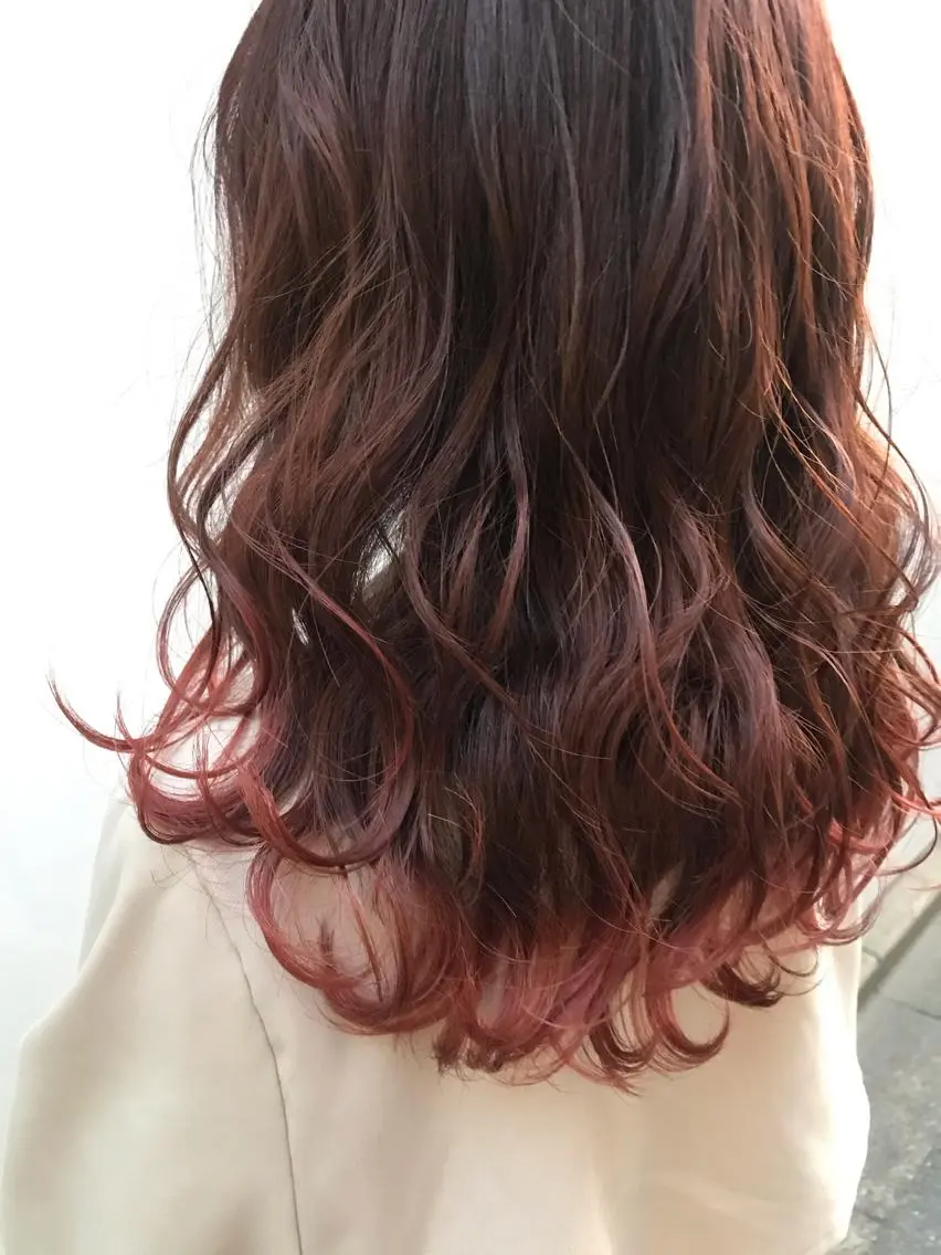 ミディアム カラー ブラウンカラー ピンクカラー ピンクブラウン 伊藤 優希のヘアスタイル