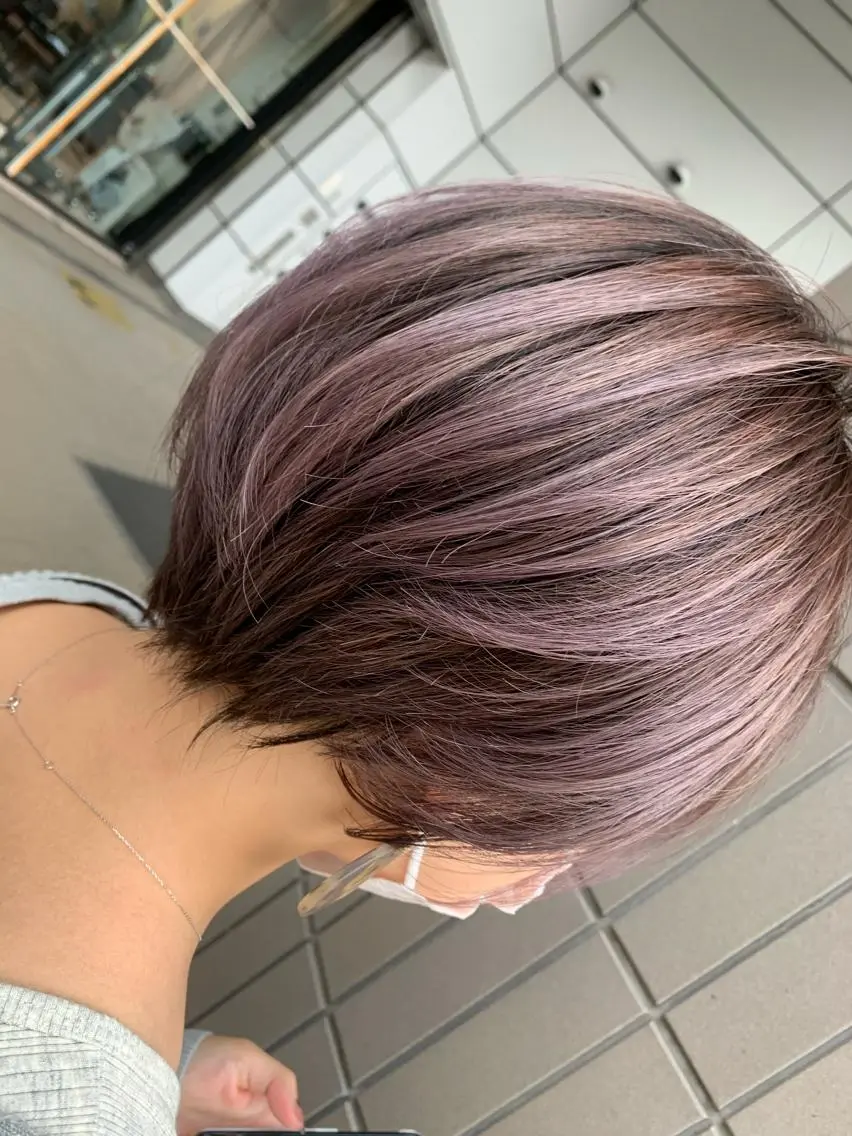 ショート カラー バイオレットカラー Zina天王寺 CHIAKIのヘアスタイル