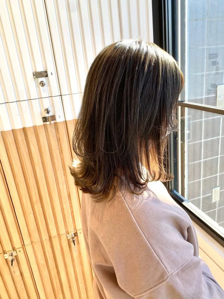 ミディアム カラー グレージュ ウルフカット カット ヘアカラー トリートメント 谷合 貴志のヘアスタイル