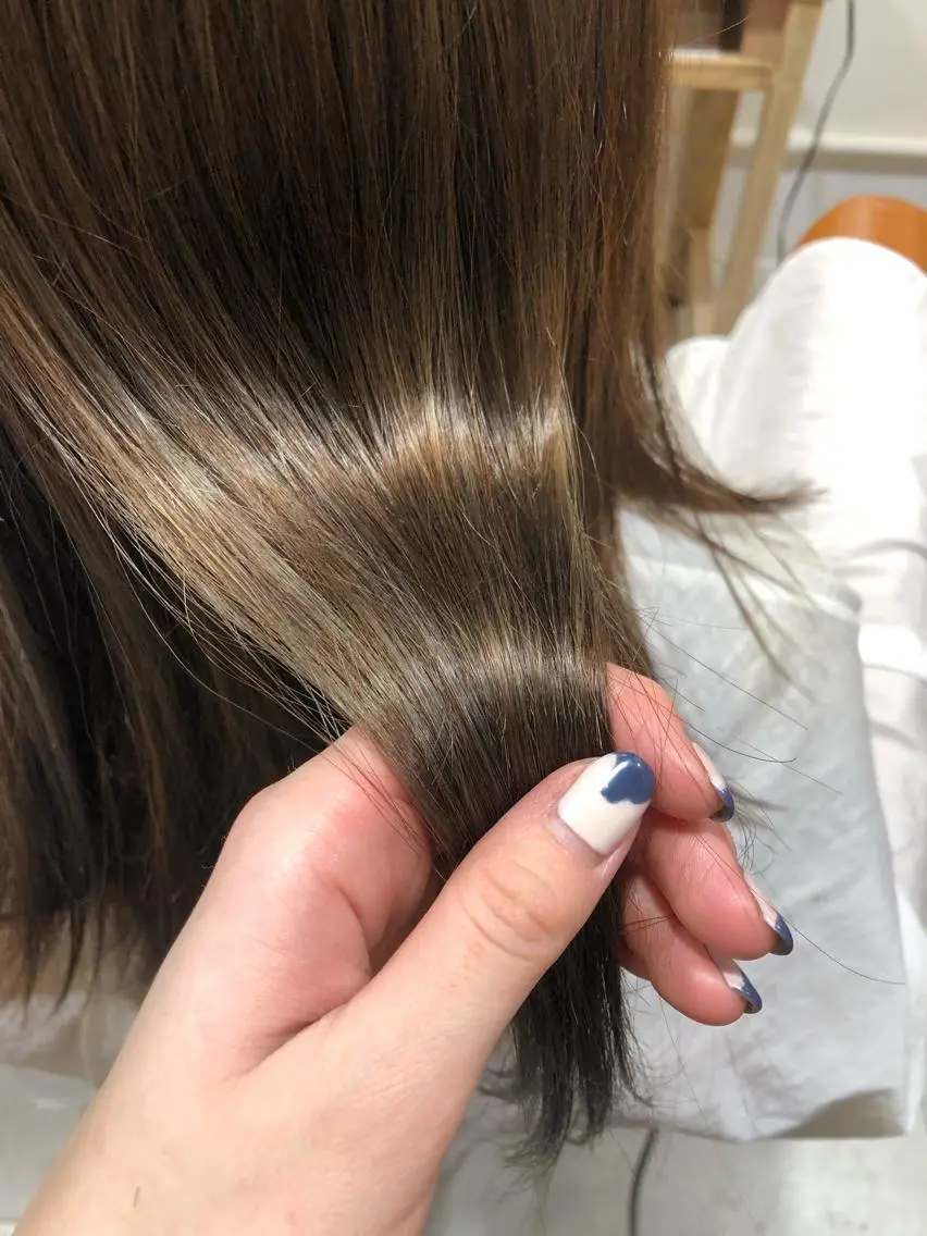 セミロング desirbeaux 佐藤愛のヘアスタイル