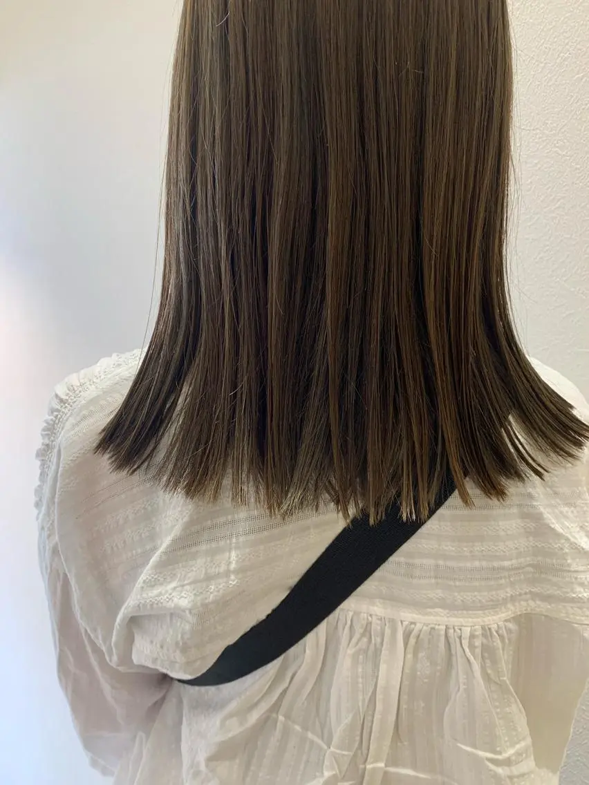 ミディアム カラー ベージュカラー ハイライトカラー オリーブベージュ ハイライト カット ヘアカラー トリートメント hubhair レイヤー/透明感のヘアスタイル
