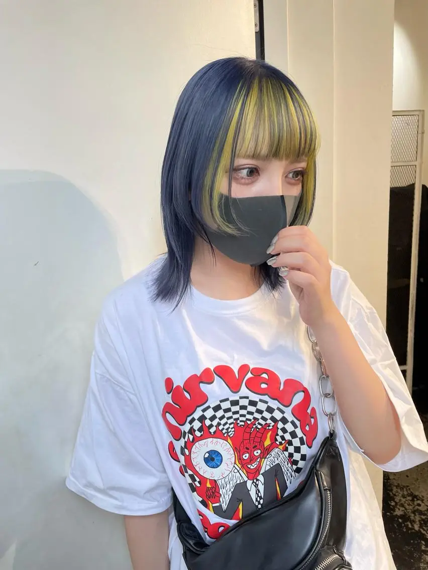 ミディアム カラー パーマ ヘアアレンジ メンズ キッズ ネイル マツエク・マツパ アイブロウ イエローカラー 黄色 カット ヘアカラー トリートメント 艶ハイトーン/ヘア アレンジAYAKAのヘアスタイル