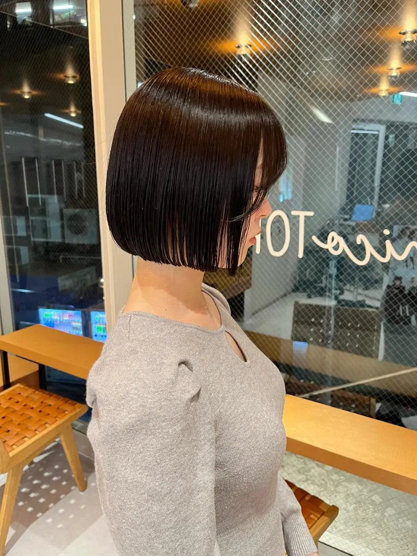 ミディアム 縮毛矯正ボブ&顔まわ レイヤー♡TOMOEのヘアスタイル