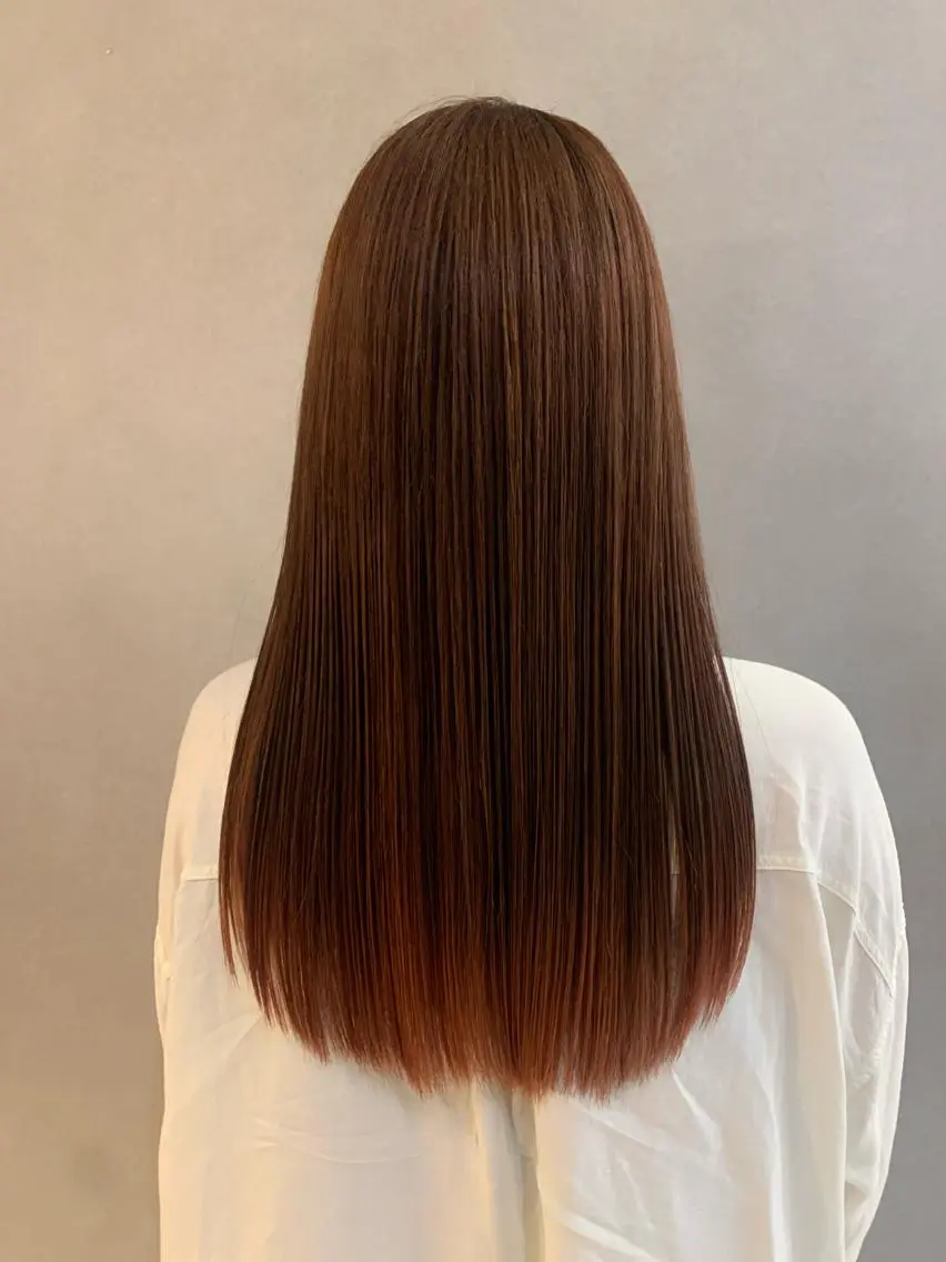 ロング くせ毛 外国人風カラー ハイライト 髪質改善 似合わせカット ヘアカラー トリートメント 土佐 優奈のヘアスタイル
