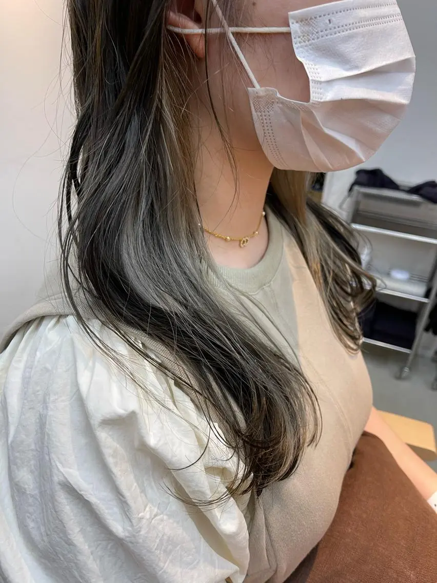 ロング カラー ベージュカラー ブリーチ イヤリングカラー ホワイトベージュ 似合わせショート×透 明感/やじまたかしのヘアスタイル