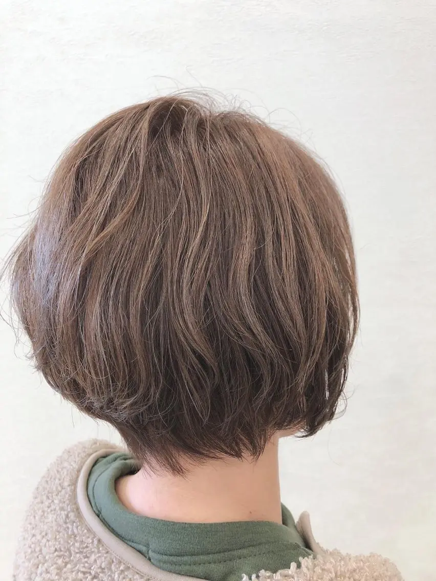 ショート カット ヘアカラー 安田 美由紀のヘアスタイル
