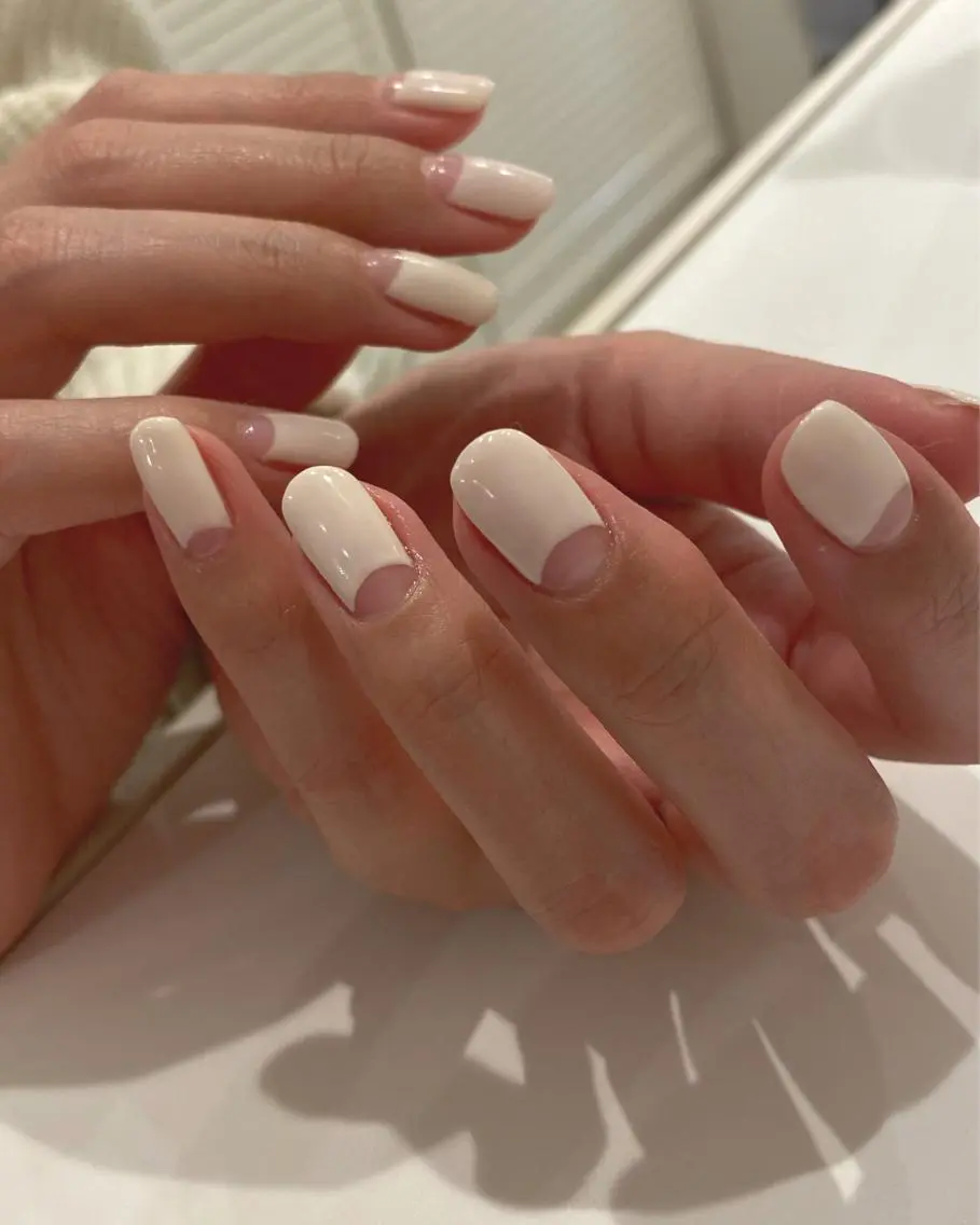 ネイル フレンチネイル 逆フレンチ ハンドネイル Ann nailのネイルデザイン