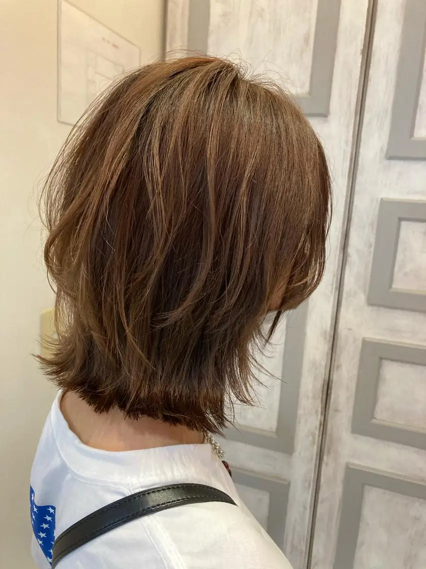 ミディアム レイヤーカット 外ハネヘア GOSSIP信国 瑞絵のヘアスタイル