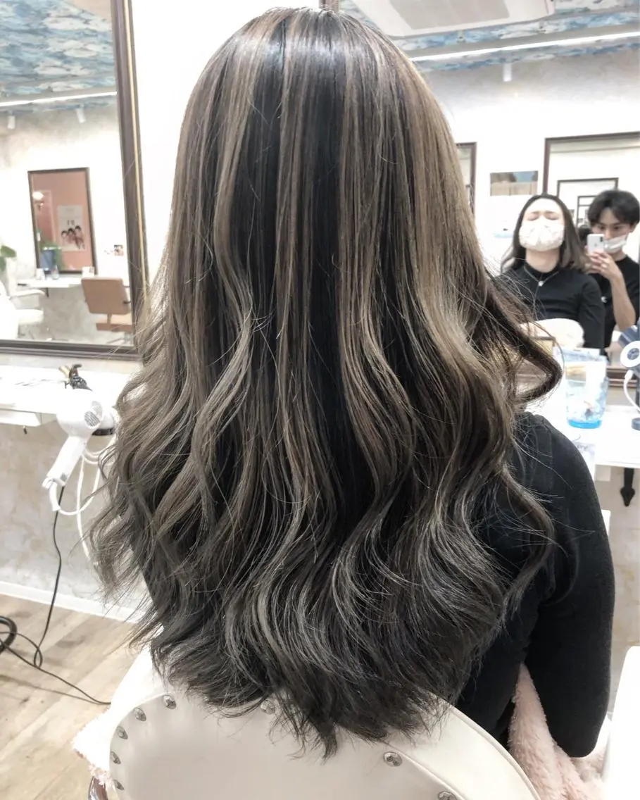 ロング TAKU 美容師のヘアスタイル