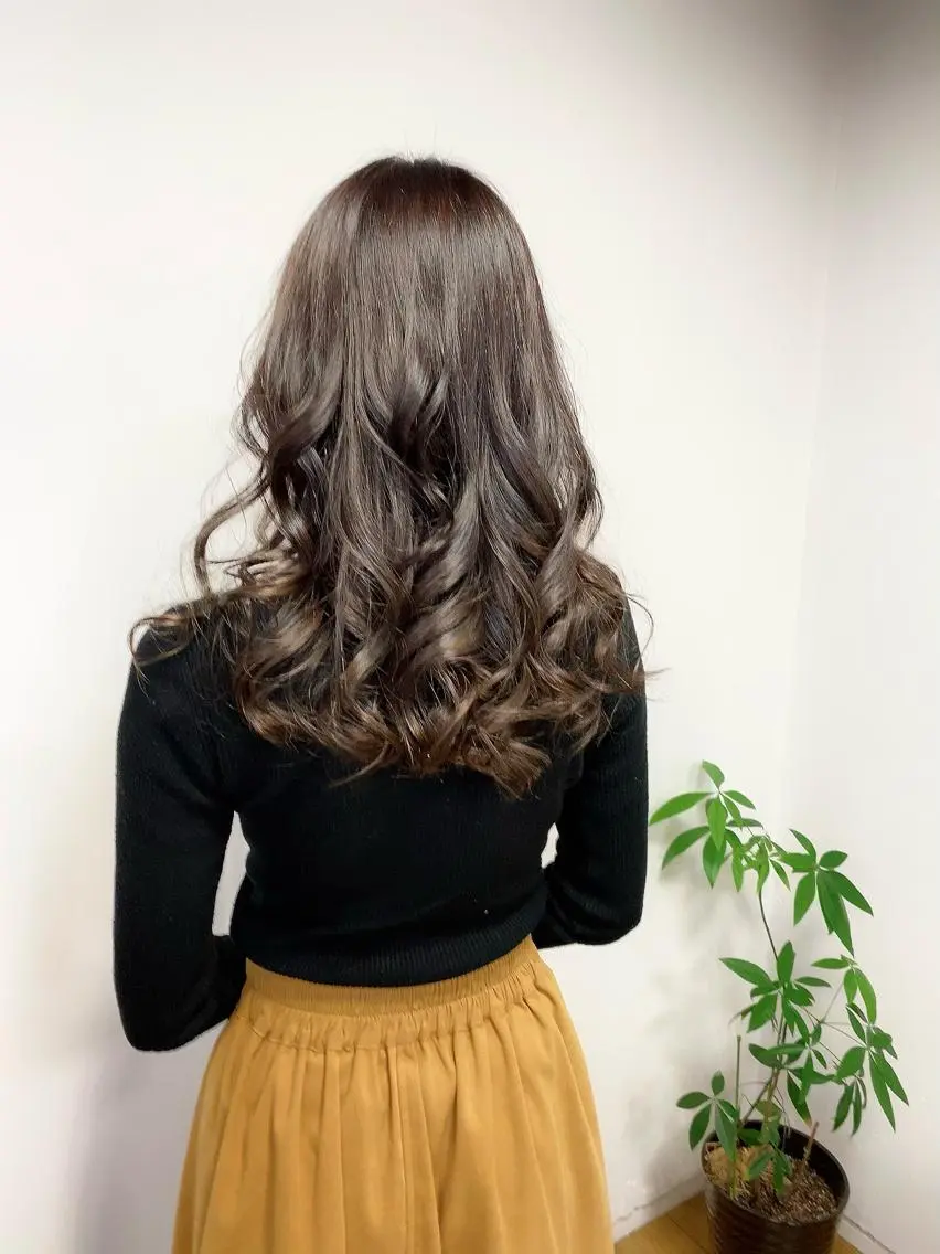 セミロング カラー サロン ド ソワのヘアスタイル
