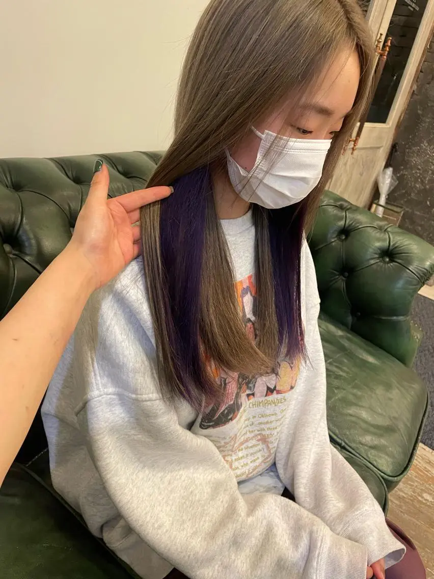 ロング ヘアカラー 山岸 朱里のヘアスタイル