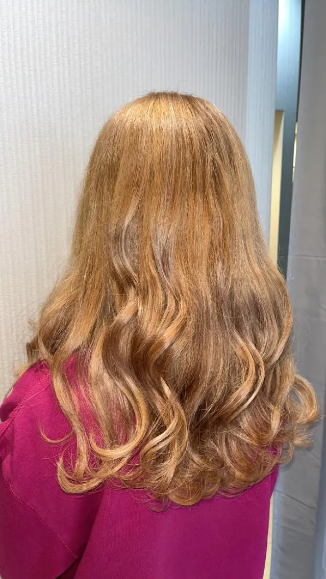 ロング カラー LiTA長嶺 小佐井悠未のヘアスタイル
