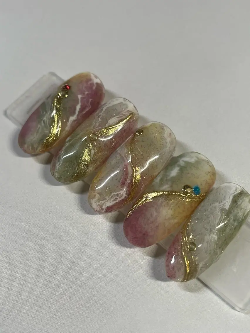 ネイル ニュアンスネイル 奥園 良恵のネイルデザイン
