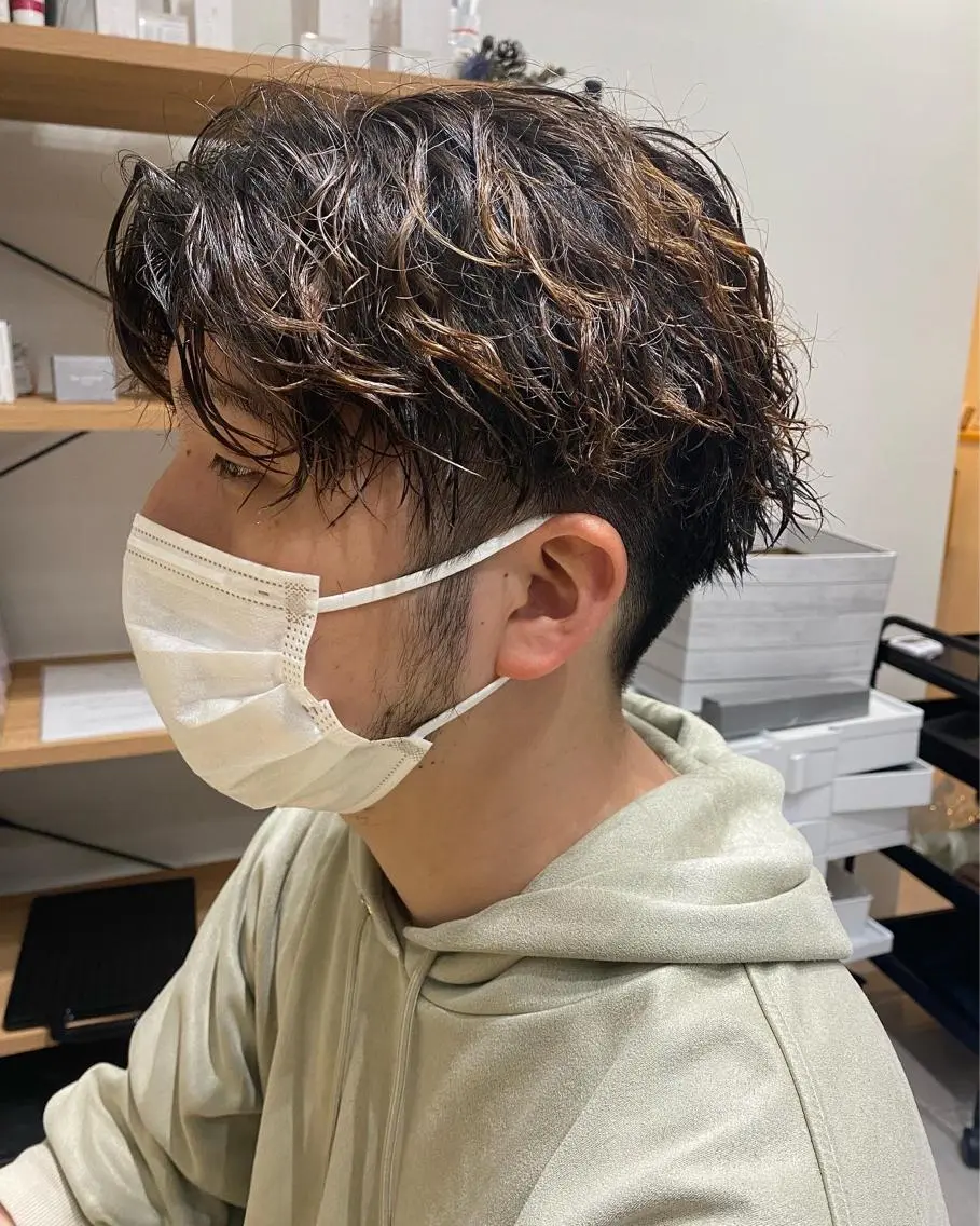 パーマ メンズ カット パーマ トリートメント 似合う髪型見つけます AYAKAのヘアスタイル