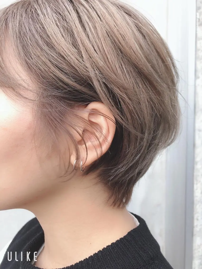 カラー ブリーチ 杉野 凜のヘアスタイル