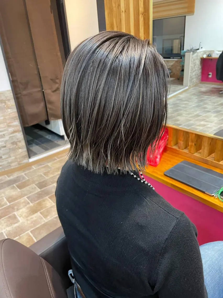 ミディアム カラー グレージュ カット ヘアカラー トリートメント YUI/ ブリーチカラー🌷のヘアスタイル