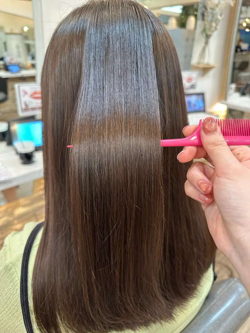 セミロング 縮毛矯正 カット 縮毛矯正 トリートメント sato ayaka |透明感カラー🫧のヘアスタイル