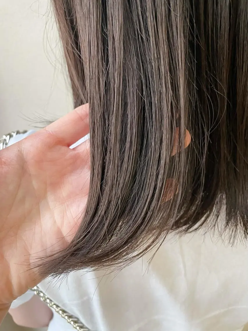 ミディアム カラー ブラウンカラー オリーブブラウン ヘアカラー 沢田 瞳のヘアスタイル
