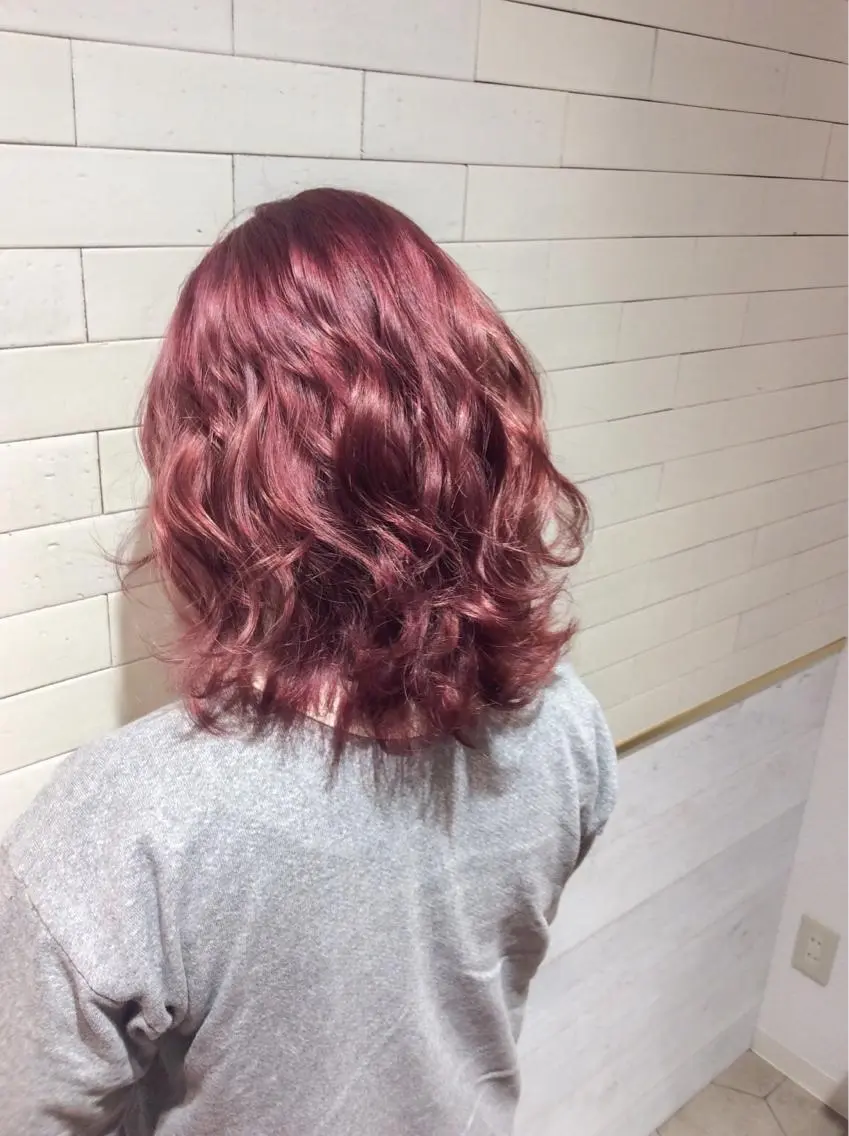 ミディアム カラー ピンクカラー レイヤーカット× 髪質改善たもりのヘアスタイル