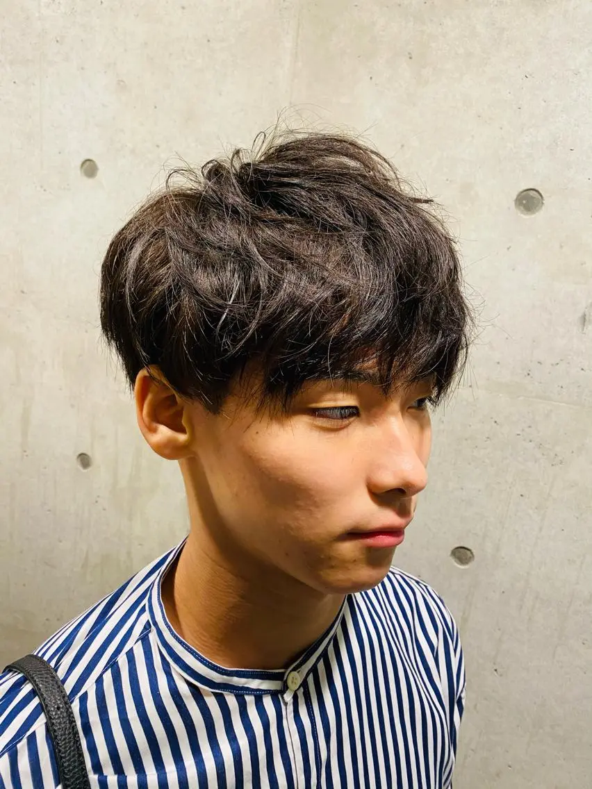 ショート パーマ メンズ アップバング センターパート メンズ韓国風 マッシュ メンズショート カット パーマ 大人可愛いレイヤー 大田のヘアスタイル