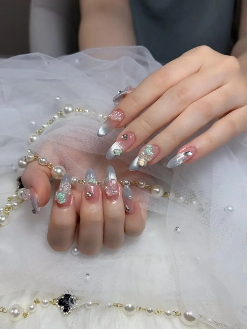 ネイル 韓国ネイル マグネットネイル 持ち込み ニュアンスネイル シンプルネイル ハンドネイル Huyn Nail Shinjyukuのネイルデザイン