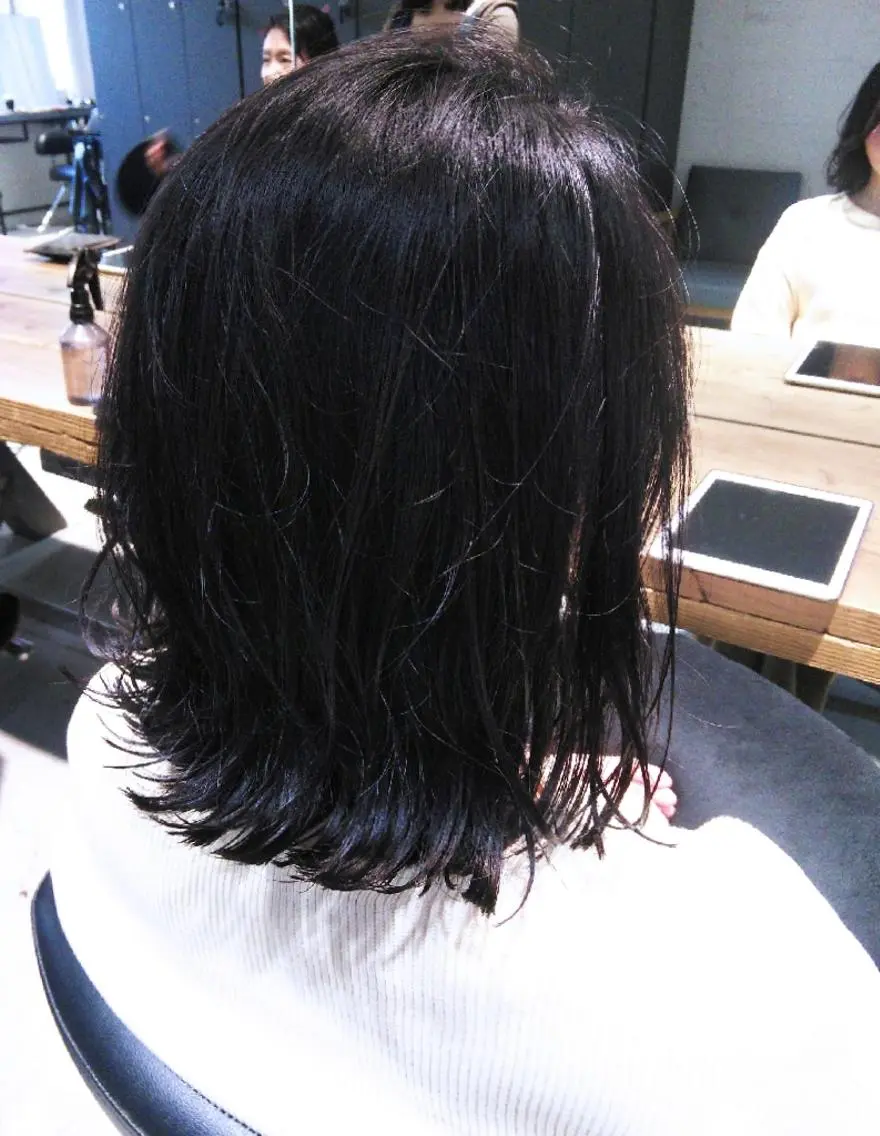 ミディアム カラー ボブ 外ハネヘア スタイリスト /仲川葵のヘアスタイル