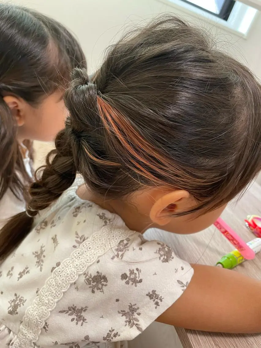ロング カラー キッズ インナーカラー ヘアカラー トリートメント 🫧🕊️かたやま さきこ🕊️🫧のヘアスタイル