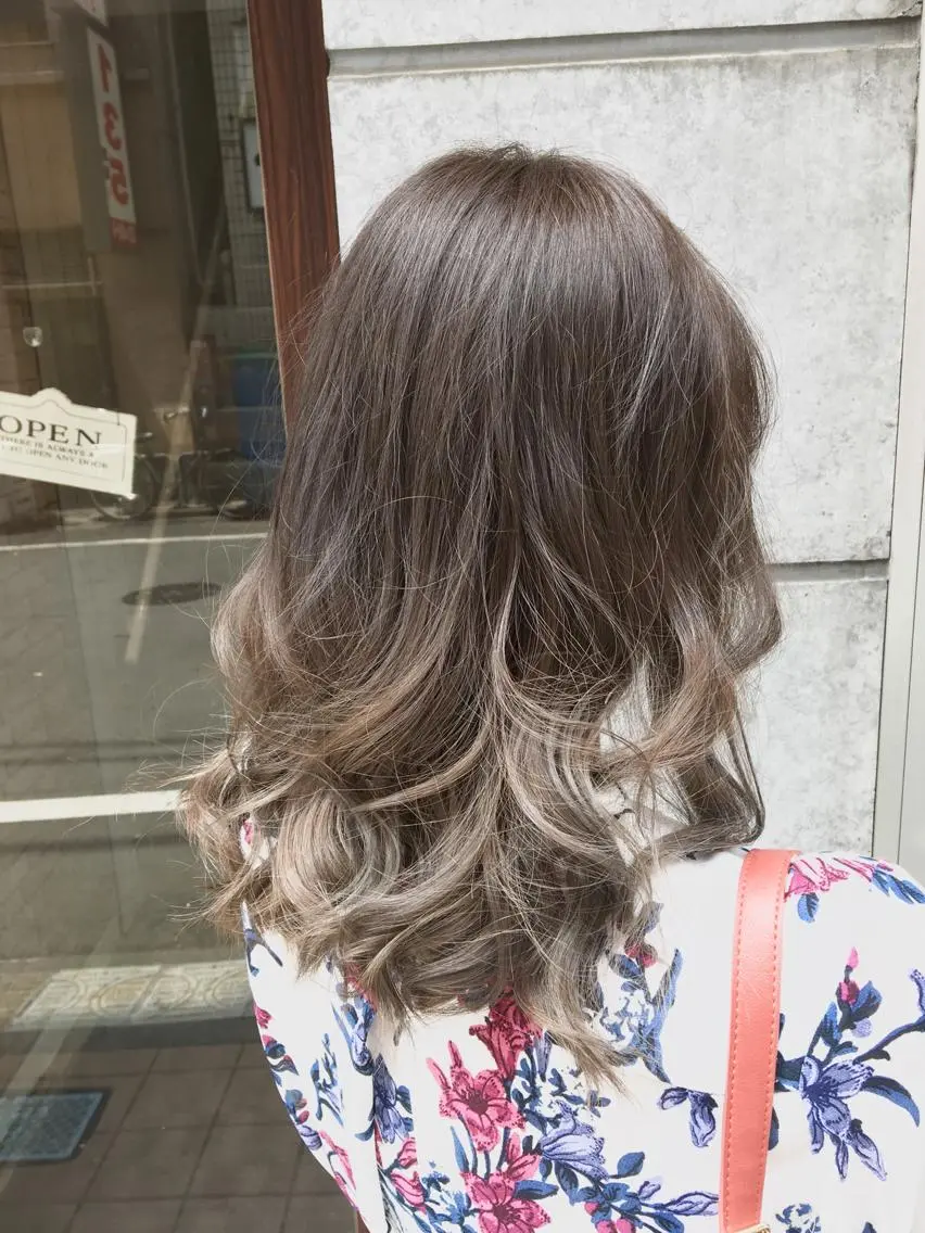 セミロング カラー パーマ ヘアアレンジ ブリーチ グラデーションカラー グレージュ 外国人風カラー ヘアカラー トリートメント 👑指名率No.1 👑坂口飛翔のヘアスタイル