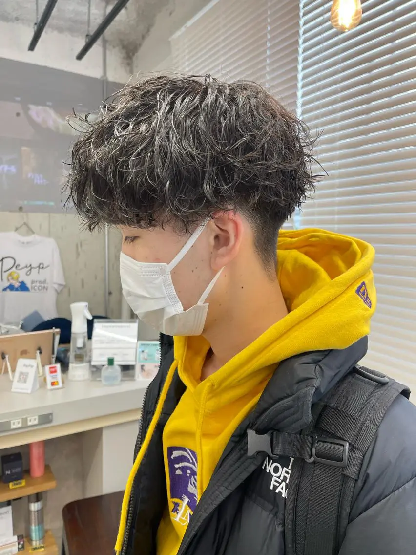 ショート パーマ メンズ メンズパーマ ツイストスパイラルパーマ スパイラルパーマ 早瀬裕之 パーマのヘアスタイル