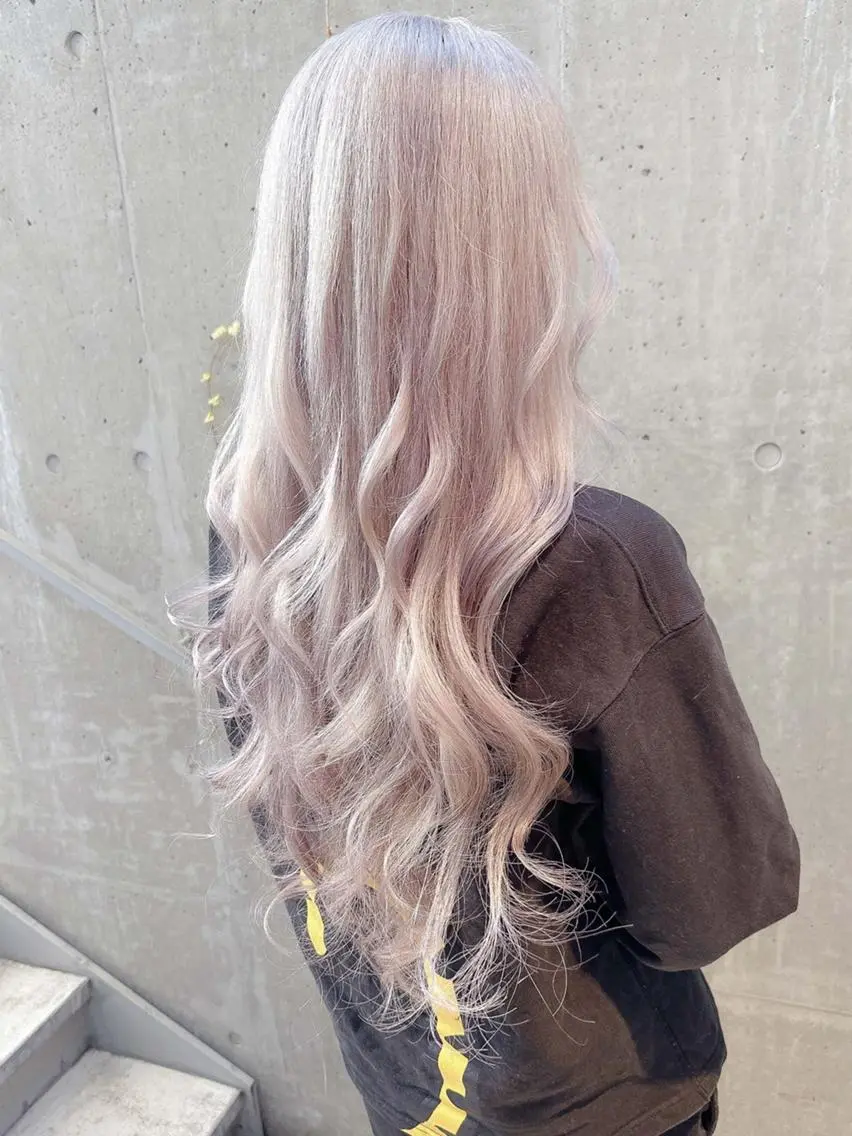 ロング カラー ヘアアレンジ ブリーチ ケアブリーチ 透明感カラー デザインカラー ハイトーンカラー Days 透明感カラーのヘアスタイル