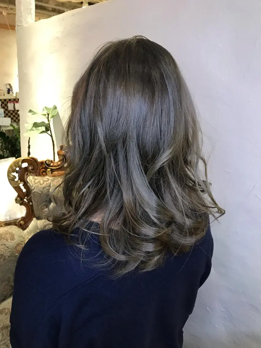 ミディアム カラー アッシュ ラベンダーカラー ラベンダーアッシュ 伊藤 優希のヘアスタイル