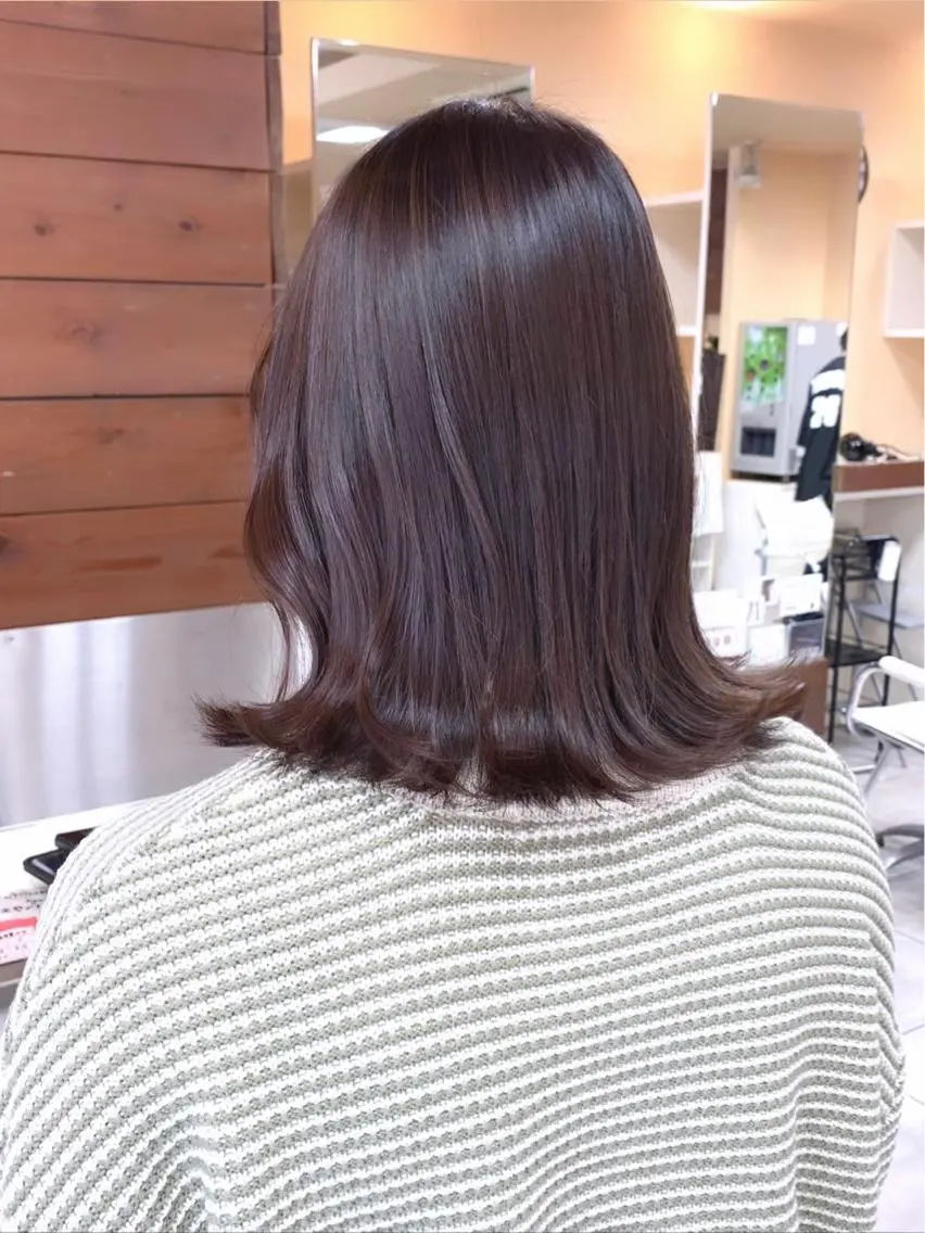 ミディアム ボブ 外ハネヘア レイヤー/艶髪カラー 森本くるみのヘアスタイル