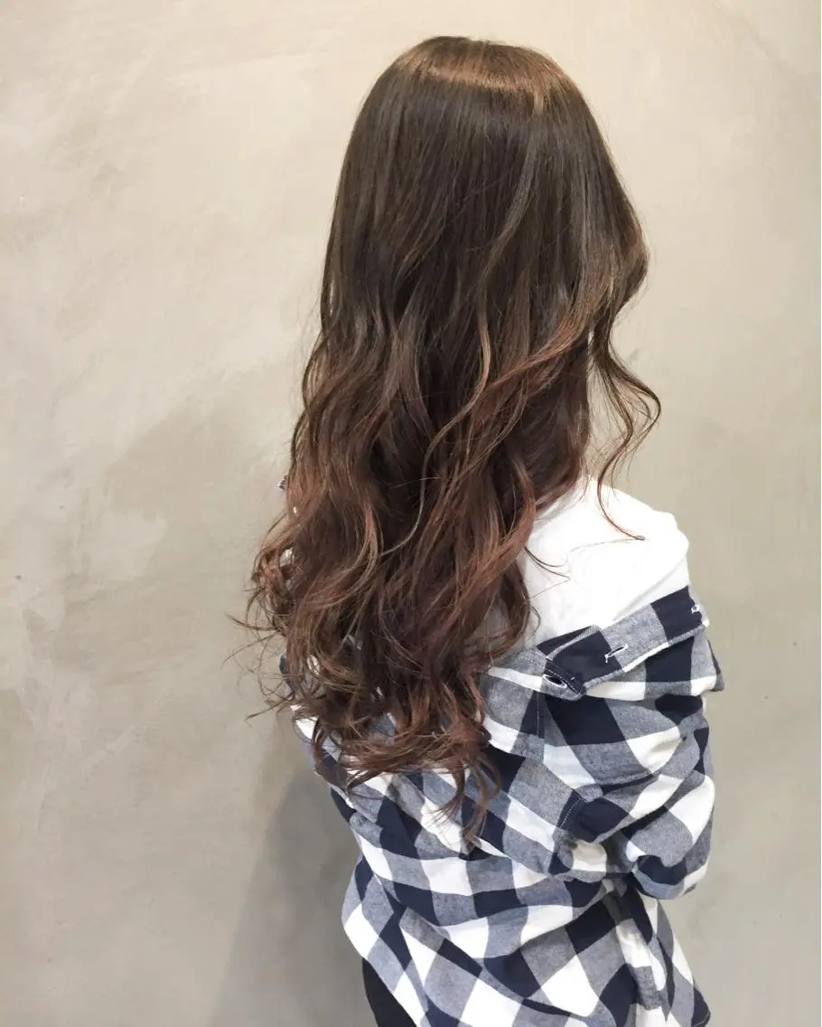 ロング ハイライト 髪質改善 縮毛矯正 トリートメント 酸熱トリートメント ヘアカラー トリートメント 中川 勝友のヘアスタイル