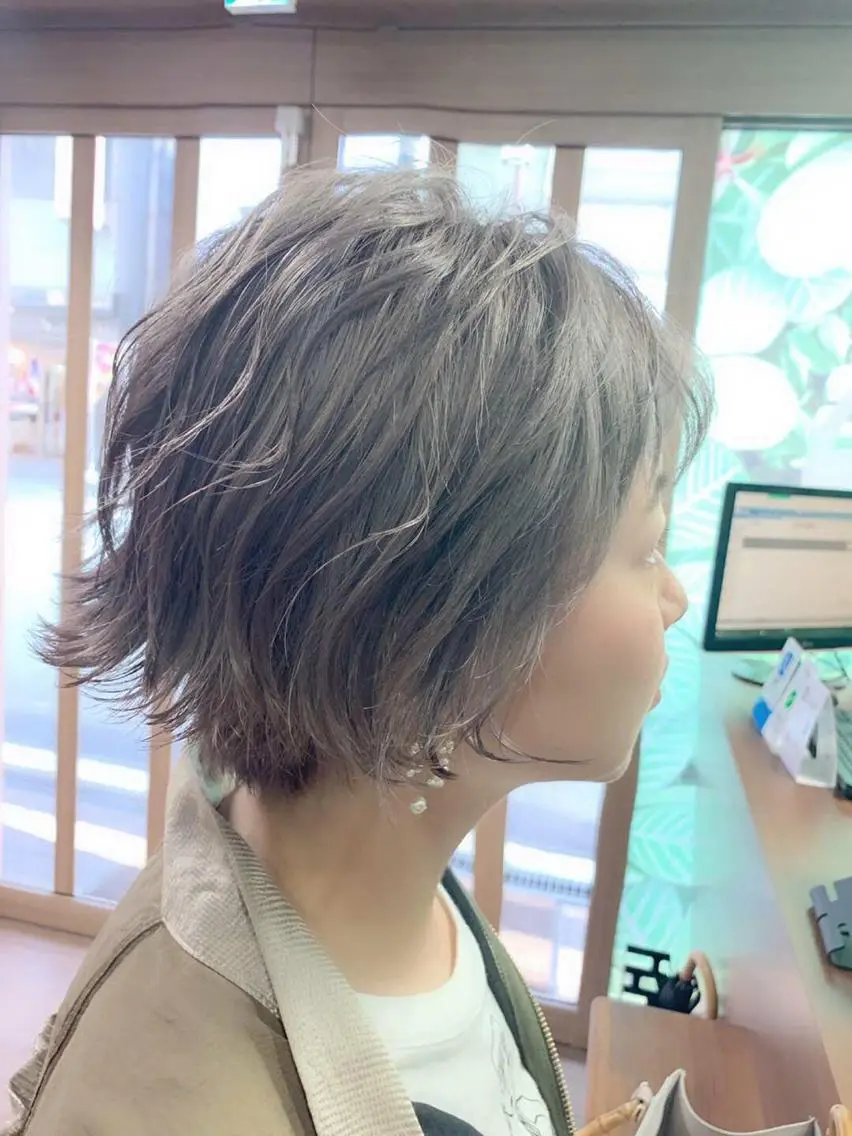 ショート カラー ヘアカラー 薬師寺 優のヘアスタイル