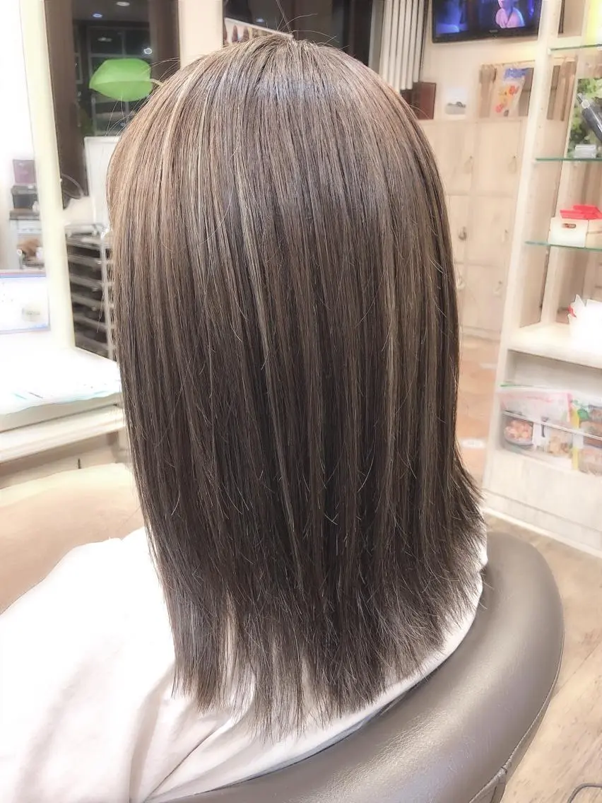 ミディアム カラー グレージュ ハイライトカラー ハイライト ヘアカラー 尚平 40代からの 髪質改善専門のその他イメージ