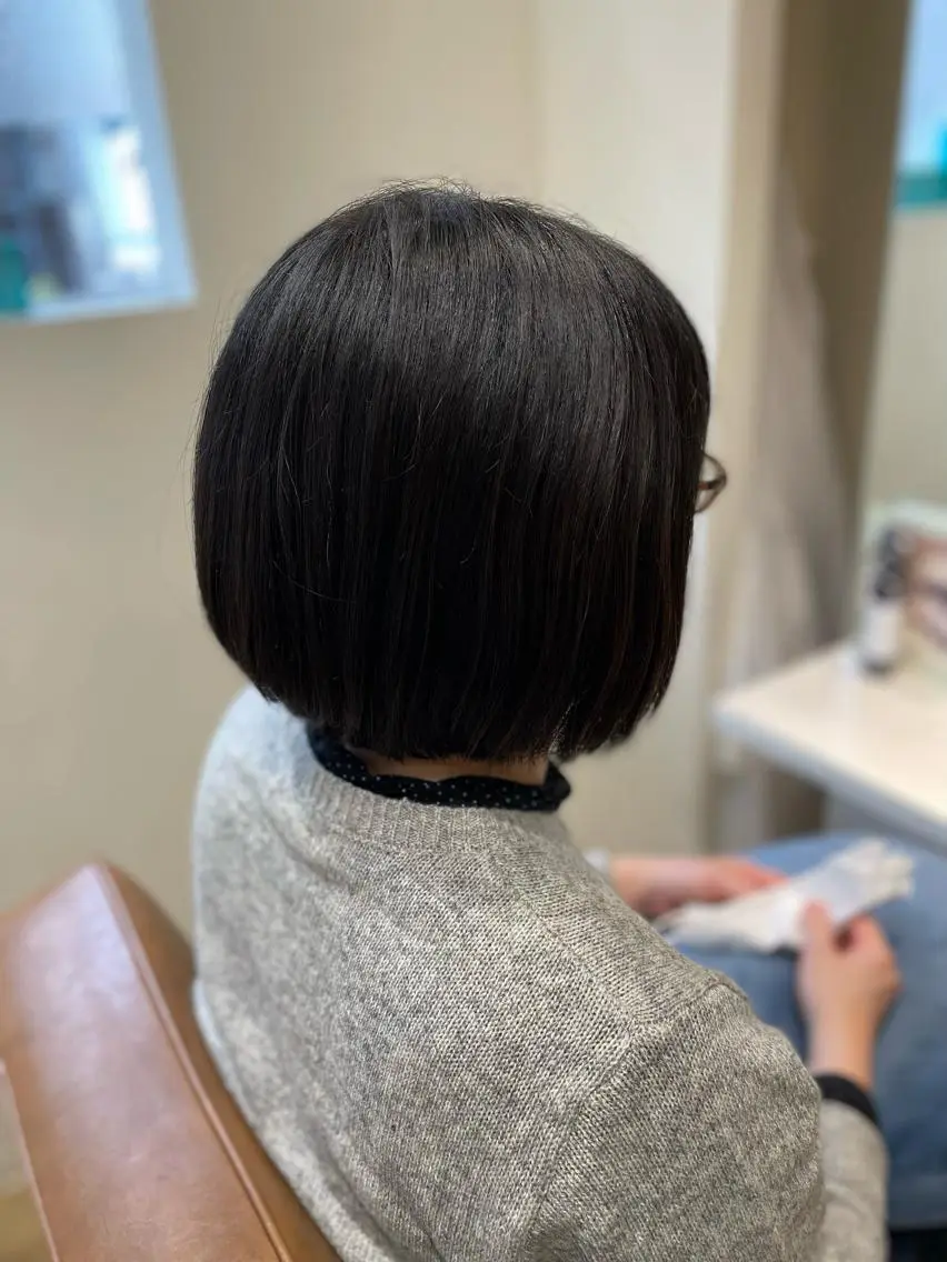 ミディアム 亀田 実花のヘアスタイル