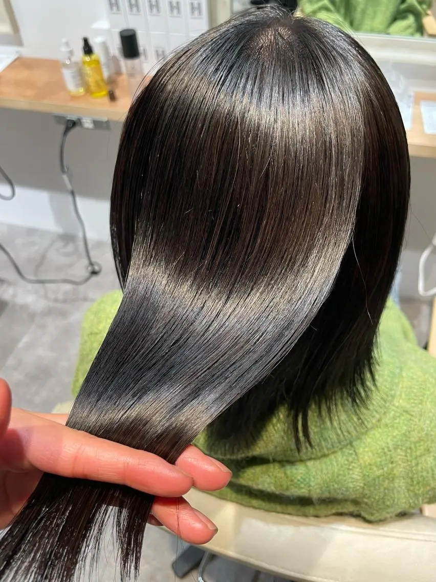 ミディアム 髪質改善 ヘアカラー トリートメント ハイトーン🦄ネイル 💞のぶちのネイルデザイン