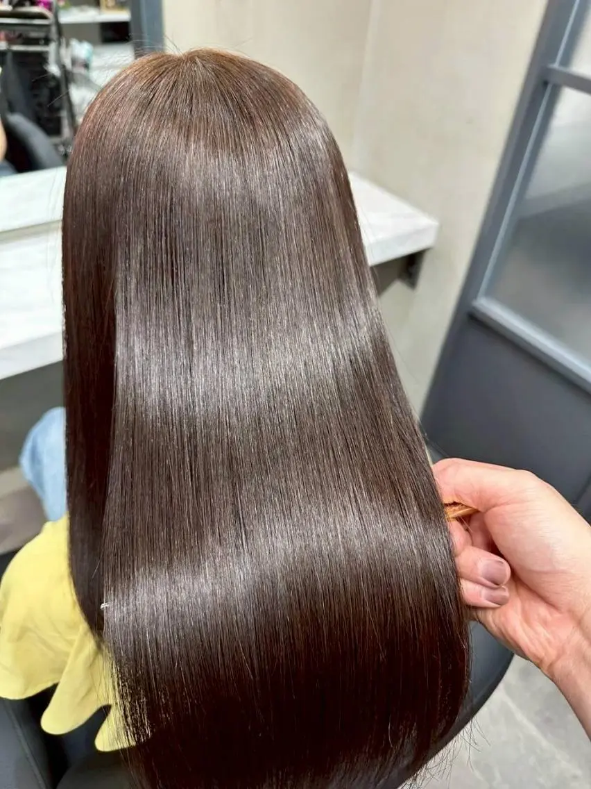 セミロング アッシュ 透明感カラー momokaのヘアスタイル